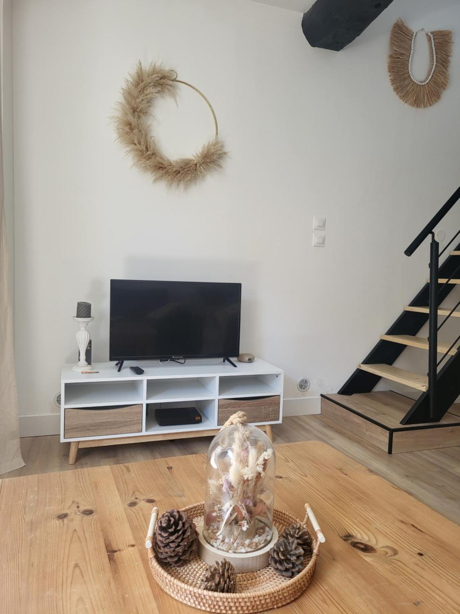 Maison De Village A La Decoration Boheme Jusqu'a 6 Personnes Appartement Viviers-lès-Montagnes