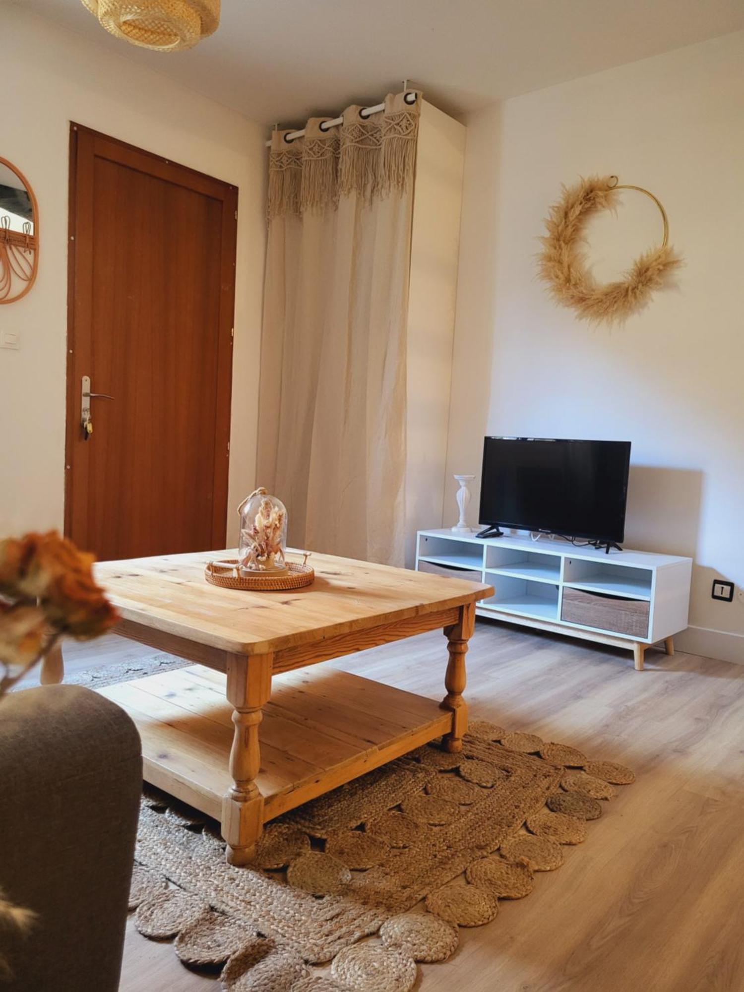 Maison De Village A La Decoration Boheme Jusqu'a 6 Personnes Apartment Viviers-lès-Montagnes